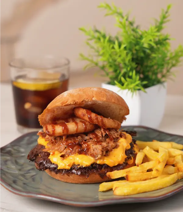 La Salada Smash Hamburguesa La Salada Smash. Restuarante Barco de Sal. Hamburguesería y tapas en Torrevieja.