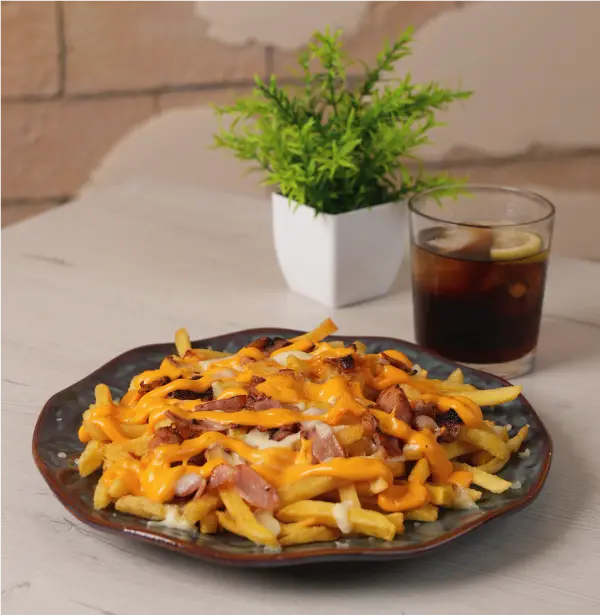 Patatas con bacon Patatas con bacon. Restaurante Barco de Sal